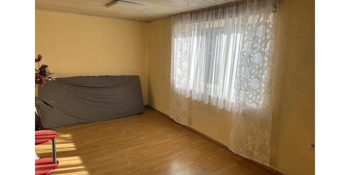 Doppelhaushälfte Hof Neuhof - 8 Zimmer, 160 m&sup2;, 110.000&euro; | Angebot:26649627