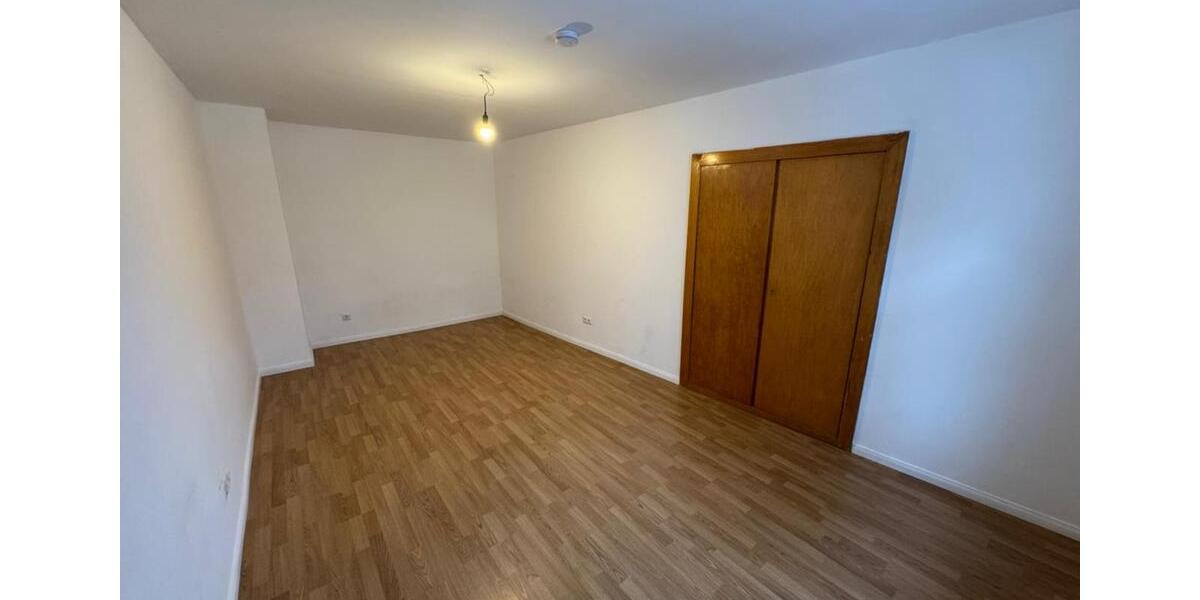 Etagenwohnung Hof Altstadt - 4.5 Zimmer, 100 m&sup2;, 850&euro; | Angebot:26000190