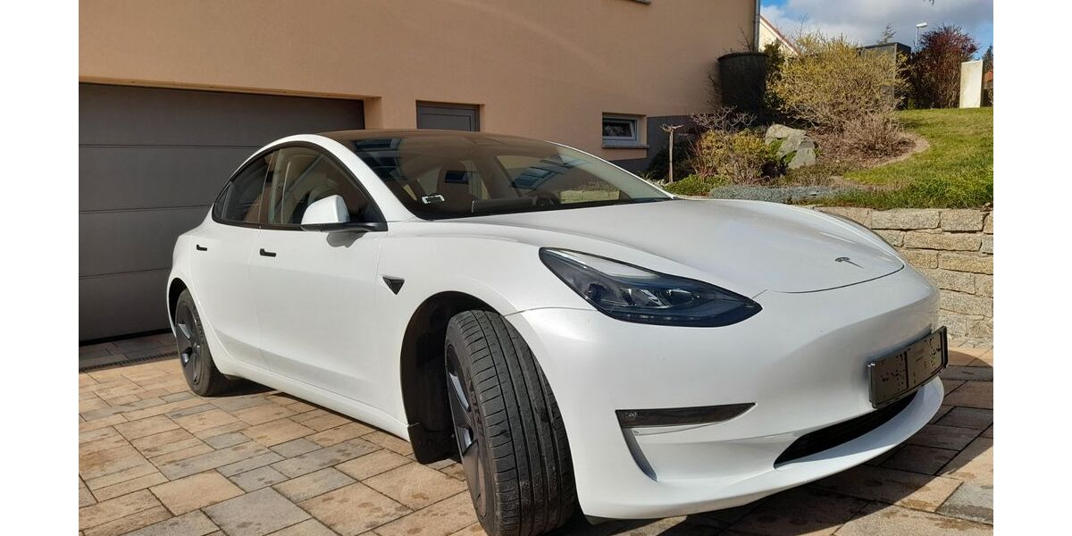 Tesla Model 3 32.000 km 31.450 &euro; Fraureuth 08427