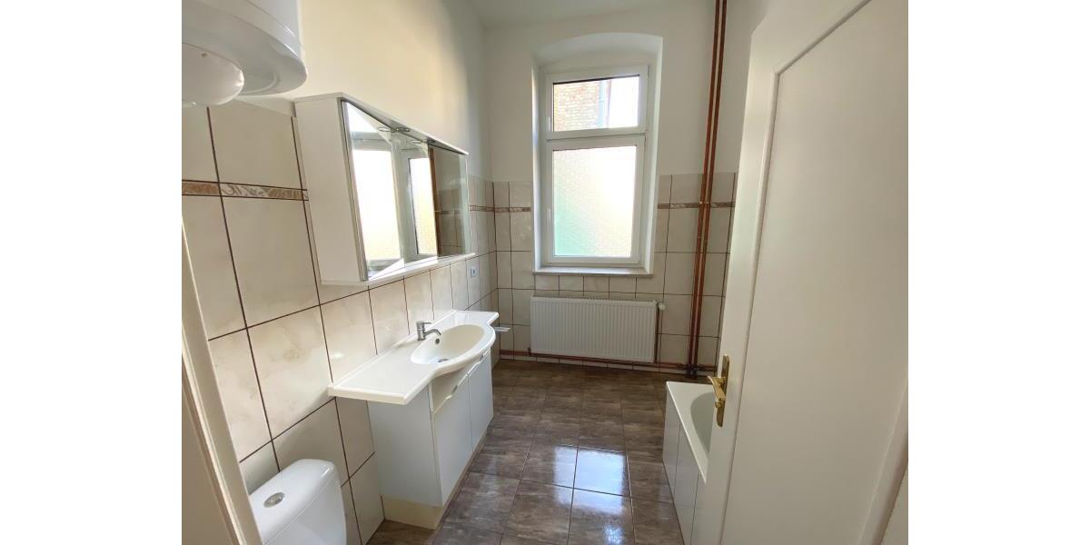 Etagenwohnung Plauen - 2 Zimmer, 63 m&sup2;, 375&euro; | Angebot:25055996