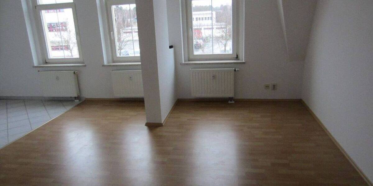 Etagenwohnung Plauen Stadtmitte - 3 Zimmer, 64 m&sup2;, 300&euro; | Angebot:25687456