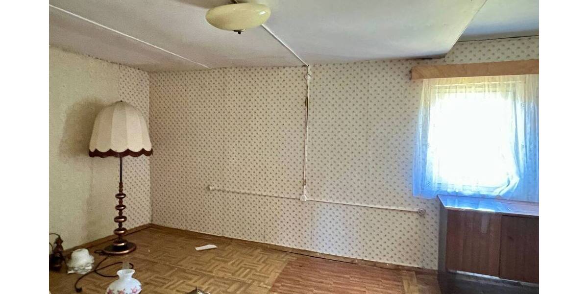 Einfamilienhaus Neustadt Poppengrün - 7 Zimmer, 110 m&sup2;, 93.000&euro; | Angebot:26247761