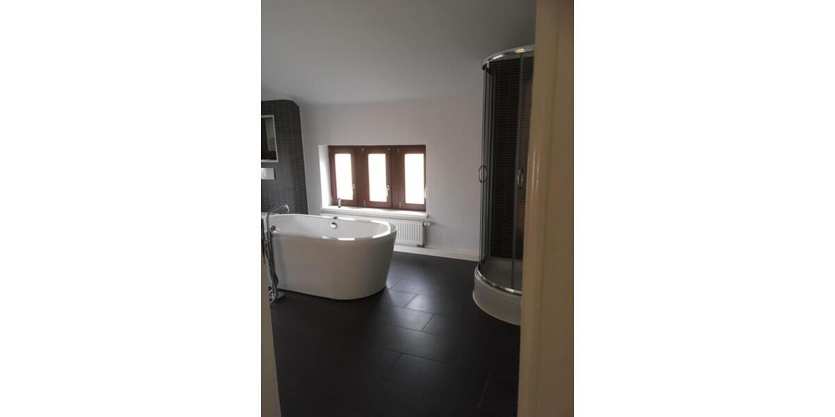 Etagenwohnung Reichenbach im Vogtland - 3 Zimmer, 95 m&sup2;, 525&euro; | Angebot:23816521