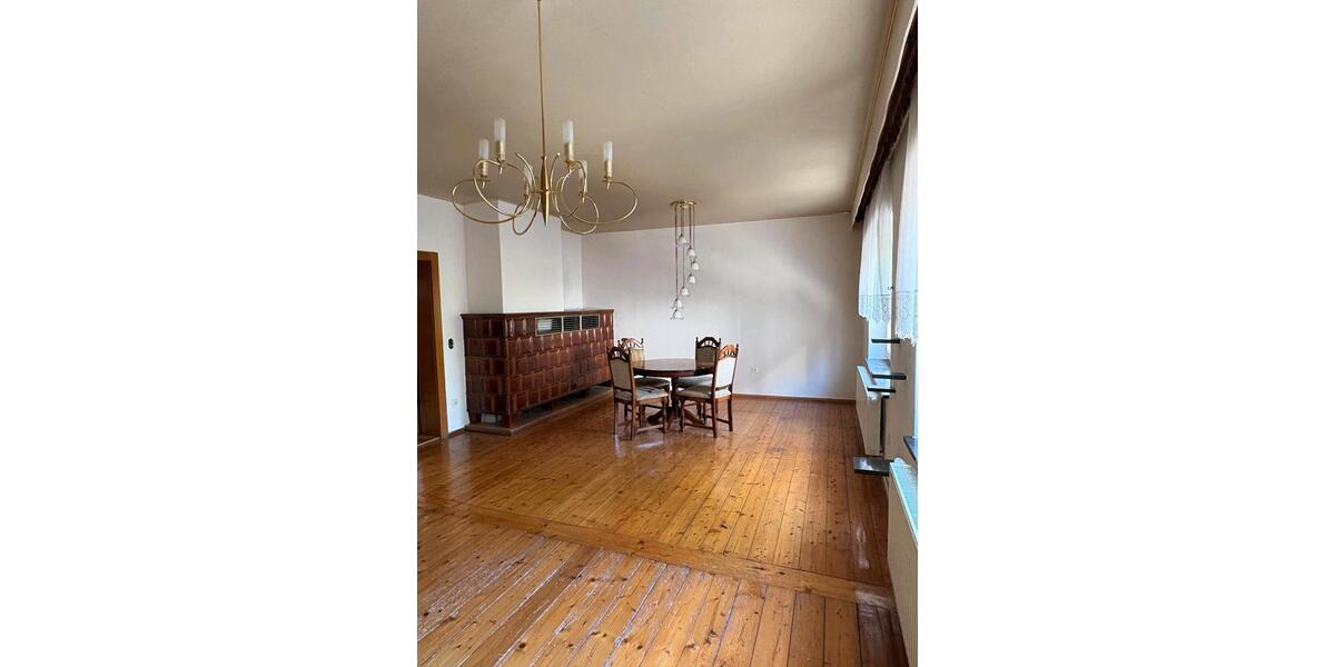 Reihenhaus Reichenbach im Vogtland - 6 Zimmer, 140 m&sup2;, 142.000&euro; | Angebot:25418602