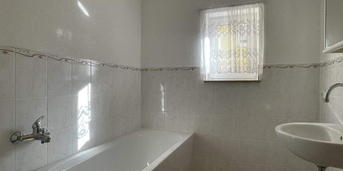 Einfamilienhaus Gefell Langgrün - 9 Zimmer, 200 m&sup2;, 65.000&euro; | Angebot:25742910