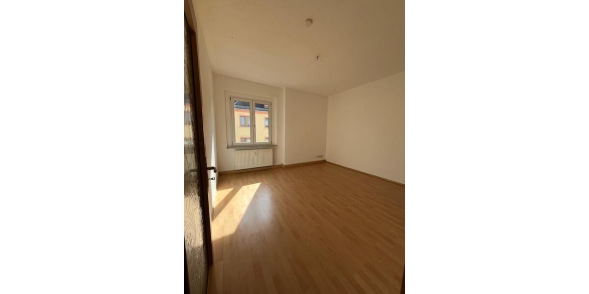 Etagenwohnung Greiz - 3 Zimmer, 66 m&sup2;, 380&euro; | Angebot:25224305