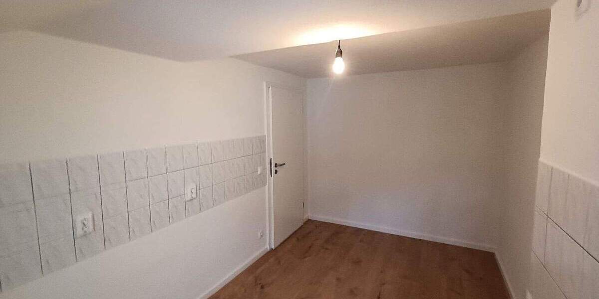 Etagenwohnung Reichenbach im Vogtland Reichenbach - 3 Zimmer, 74 m&sup2;, 450&euro; | Angebot:25665720