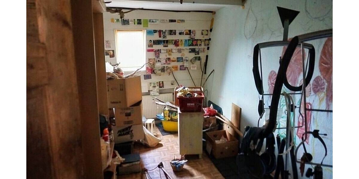 Mehrfamilienhaus, Wohnhaus Oelsnitz - 6 Zimmer, 200 m&sup2;, 74.000&euro; | Angebot:25985881