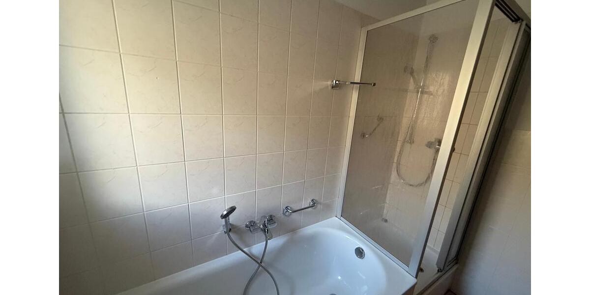 Etagenwohnung Greiz - 3 Zimmer, 79 m&sup2;, 465&euro; | Angebot:26050264