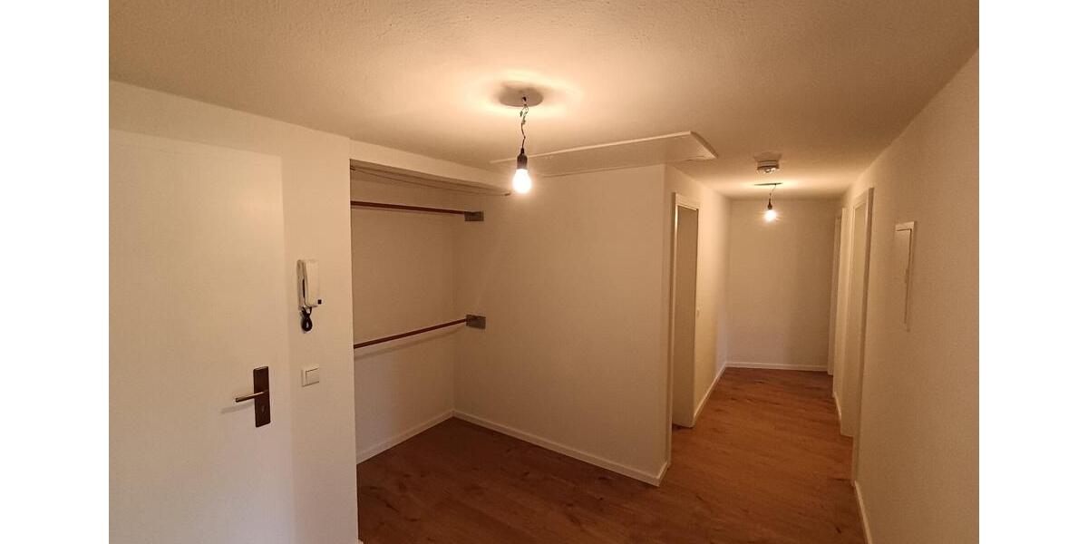 Dachgeschoßwohnung Reichenbach im Vogtland - 3 Zimmer, 74 m&sup2;, 450&euro; | Angebot:25219041