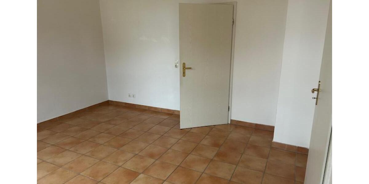 Etagenwohnung Plauen Bahnhofsvorstadt - 2 Zimmer, 50 m&sup2;, 270&euro; | Angebot:25840681