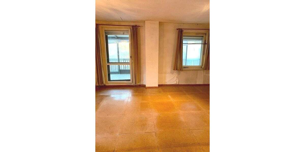 Einfamilienhaus Lengenfeld - 4 Zimmer, 122 m&sup2;, 85.000&euro; | Angebot:25799464