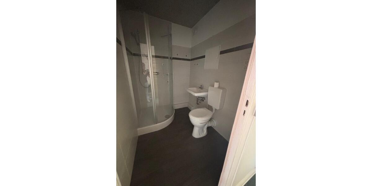 Etagenwohnung Ellefeld - 2 Zimmer, 59 m&sup2;, 250&euro; | Angebot:21811067