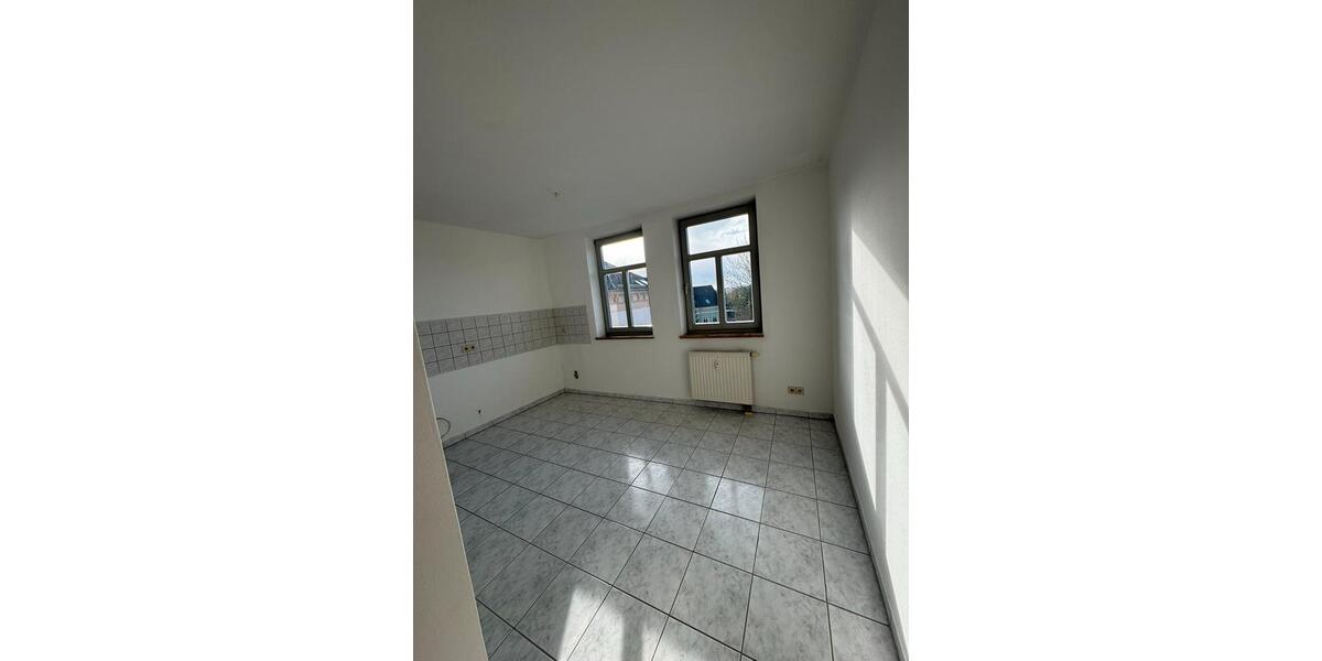 Etagenwohnung Reichenbach im Vogtland - 3 Zimmer, 83 m&sup2;, 465&euro; | Angebot:24571766