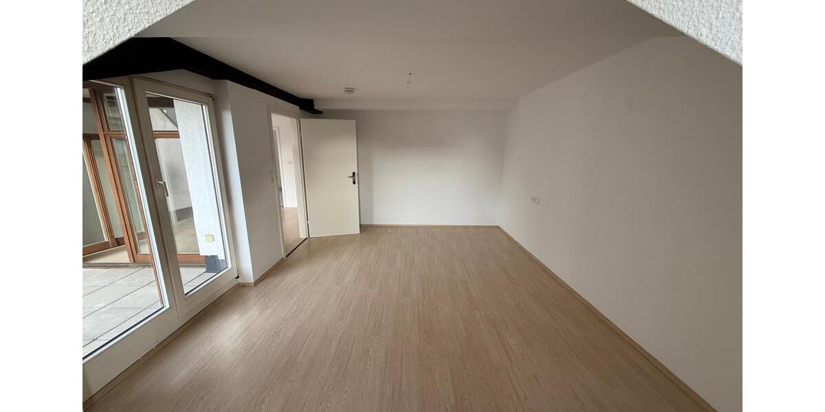 Dachgeschoßwohnung Auerbach/Vogtland Vogtland - 2 Zimmer, 77 m&sup2;, 460&euro; | Angebot:24337412