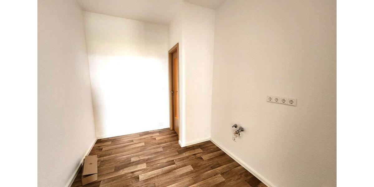 Etagenwohnung Reichenbach im Vogtland - 4 Zimmer, 69 m&sup2;, 320&euro; | Angebot:25989858
