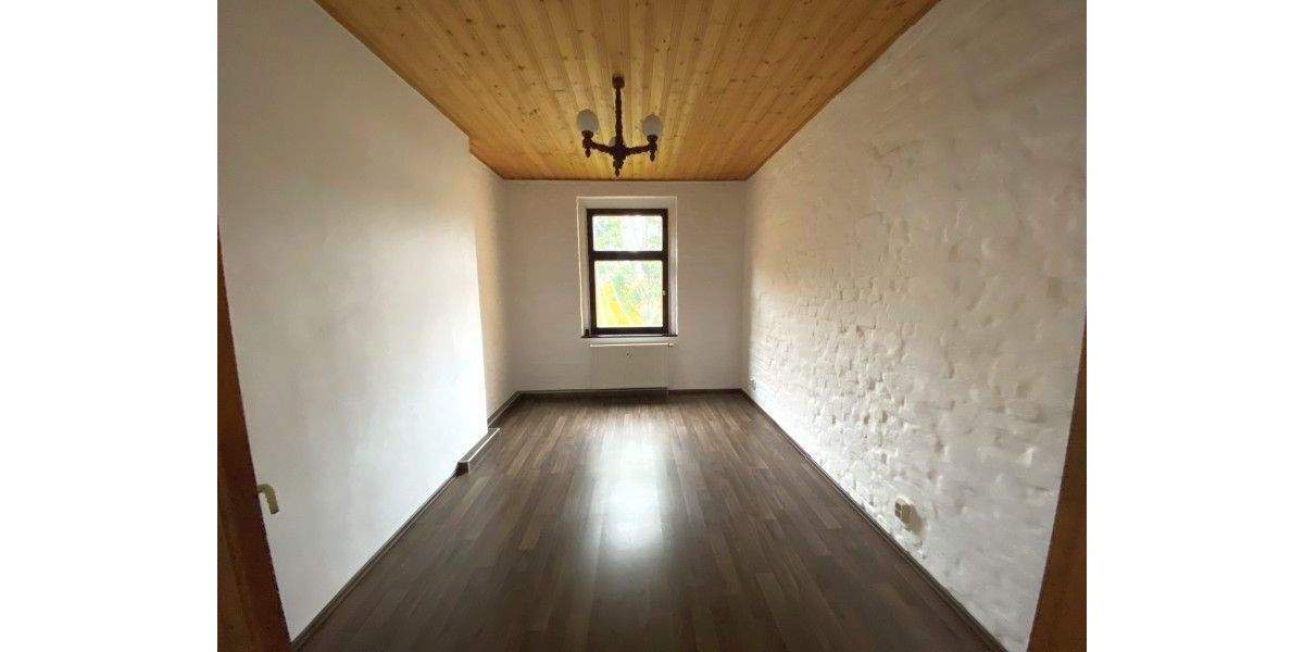 Etagenwohnung Plauen Ostvorstadt - 2 Zimmer, 66 m&sup2;, 390&euro; | Angebot:25800327