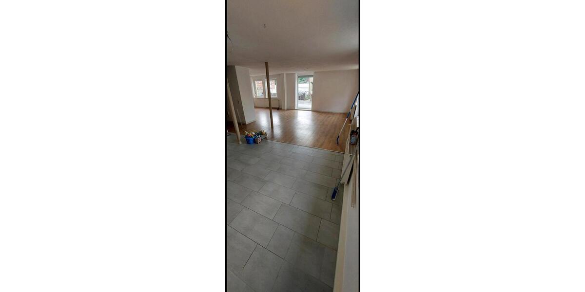 Erdgeschoßwohnung Klingenthal - 4 Zimmer, 150 m&sup2;, 900&euro; | Angebot:25304227