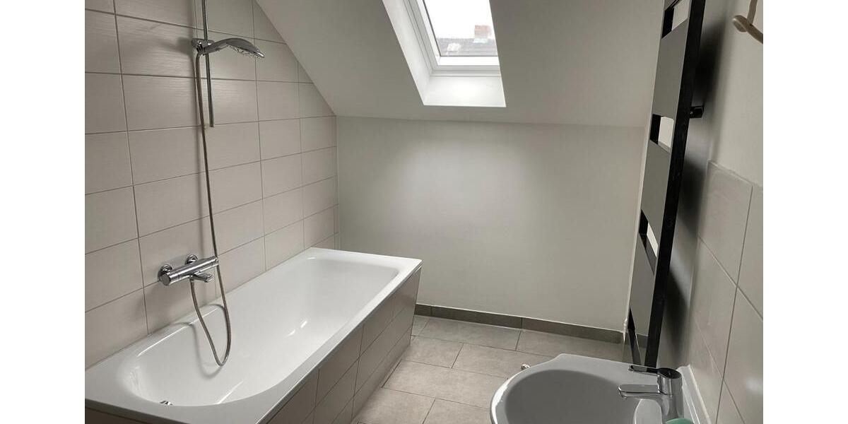 Etagenwohnung Greiz - 2 Zimmer, 67 m&sup2;, 300&euro; | Angebot:25840625