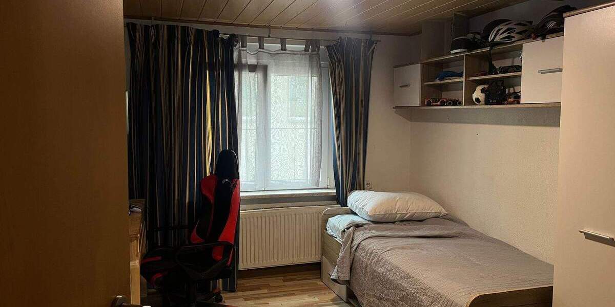 Reihenmittelhaus Reichenbach im Vogtland Reichenbach - 1 Zimmer, 220 m&sup2;, 170.000&euro; | Angebot:25695890