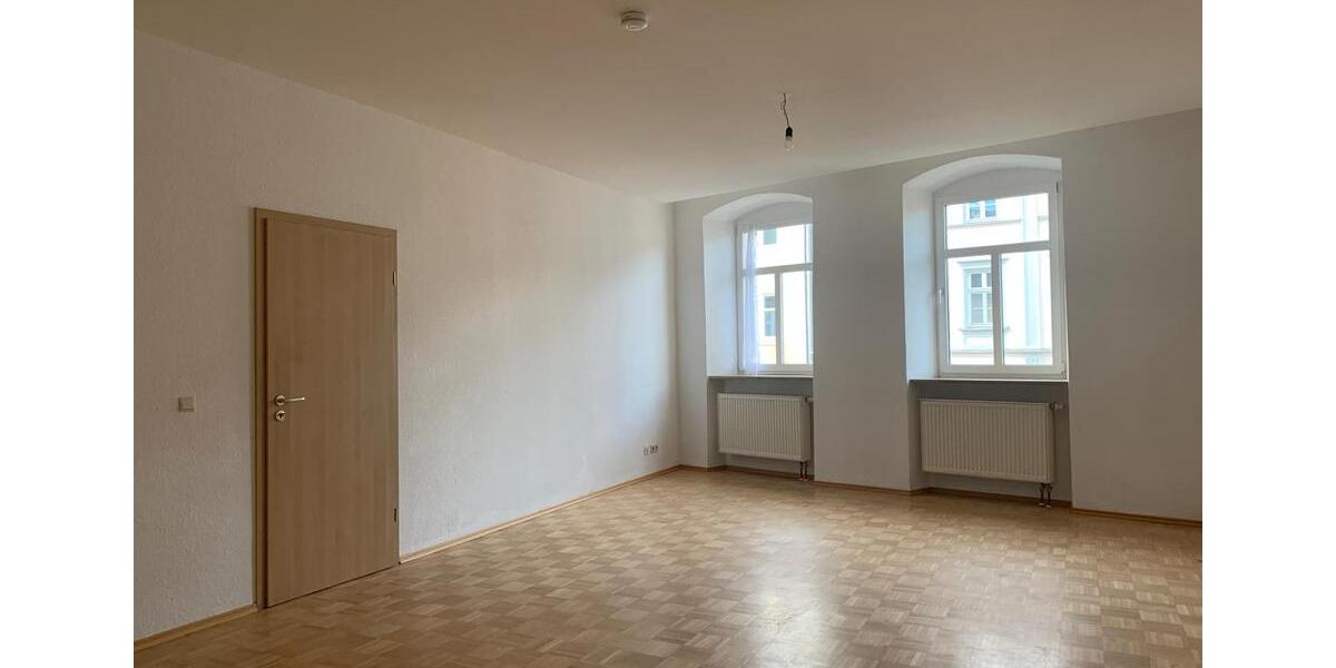 Etagenwohnung Hof Altstadt - 3 Zimmer, 127 m&sup2;, 850&euro; | Angebot:20834619