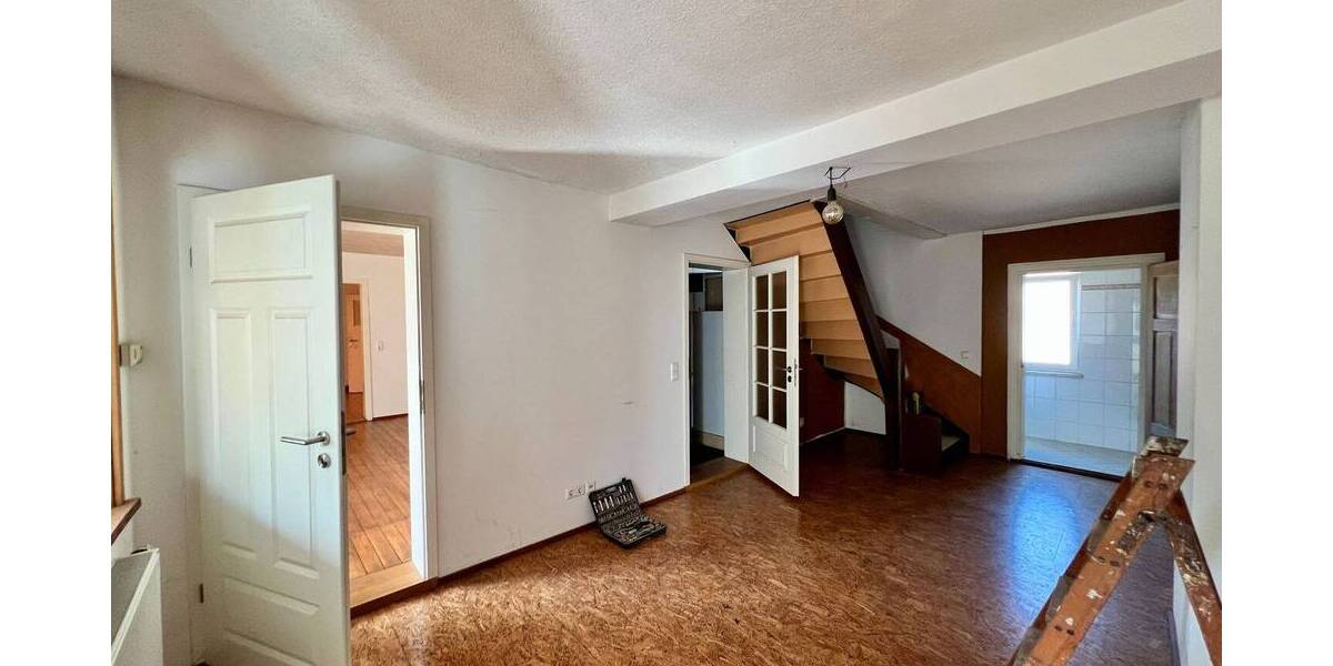 Mehrfamilienhaus, Wohnhaus Lengenfeld - 4 Zimmer, 150 m&sup2;, 83.000&euro; | Angebot:25708235