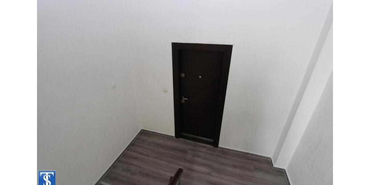 Etagenwohnung Plauen - 3 Zimmer, 120 m&sup2;, 600&euro; | Angebot:24183247