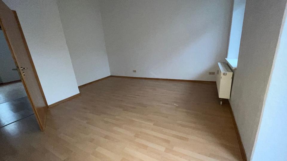 Hochparterre Reichenbach im Vogtland - 2 Zimmer, 55 m&sup2;, 300&euro; | Angebot:19406954