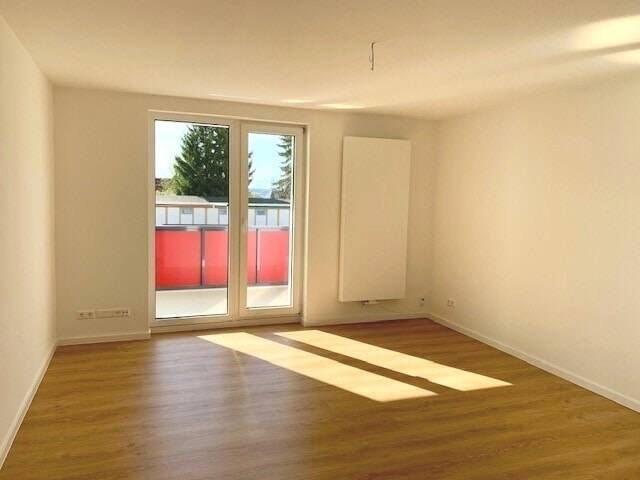 Etagenwohnung Reichenbach - 3 Zimmer, 62 m&sup2;, 400&euro; | Angebot:26065680