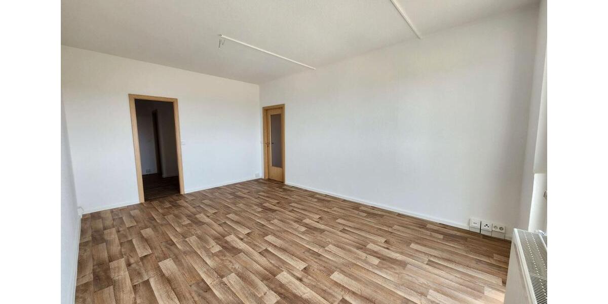 Etagenwohnung Reichenbach im Vogtland - 4 Zimmer, 69 m&sup2;, 320&euro; | Angebot:25989858
