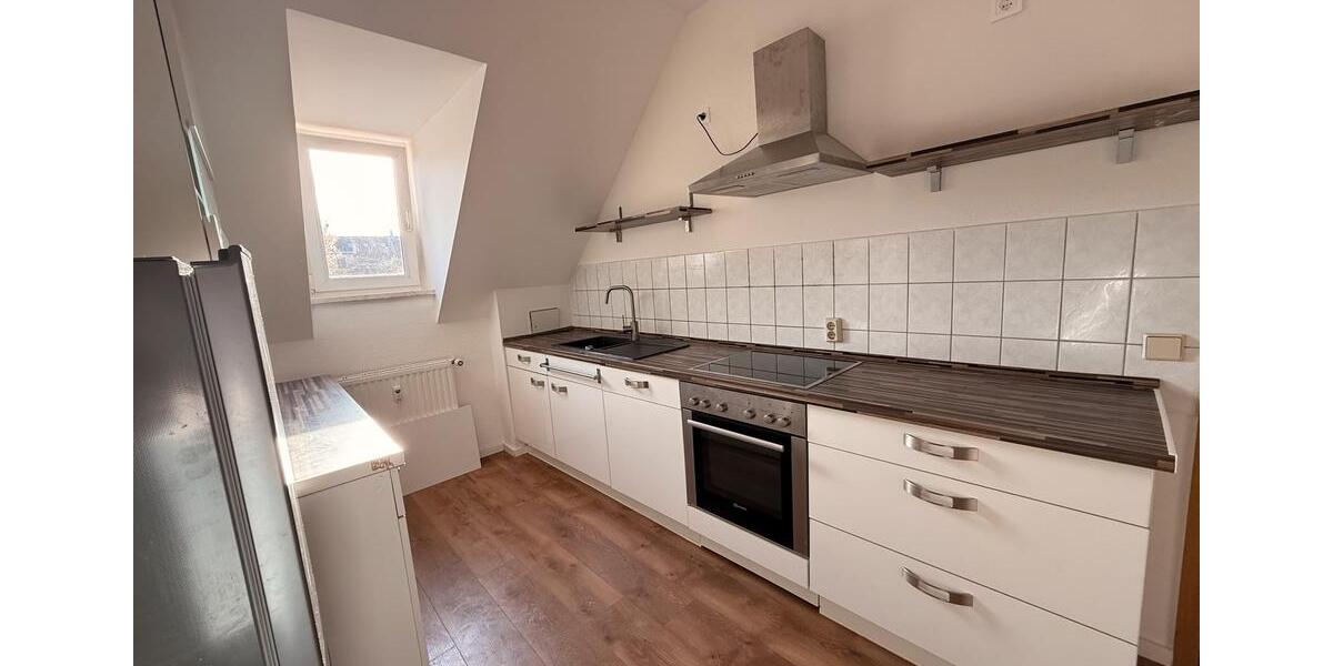 Etagenwohnung Plauen Altstadt - 2 Zimmer, 55 m&sup2;, 300&euro; | Angebot:25778198