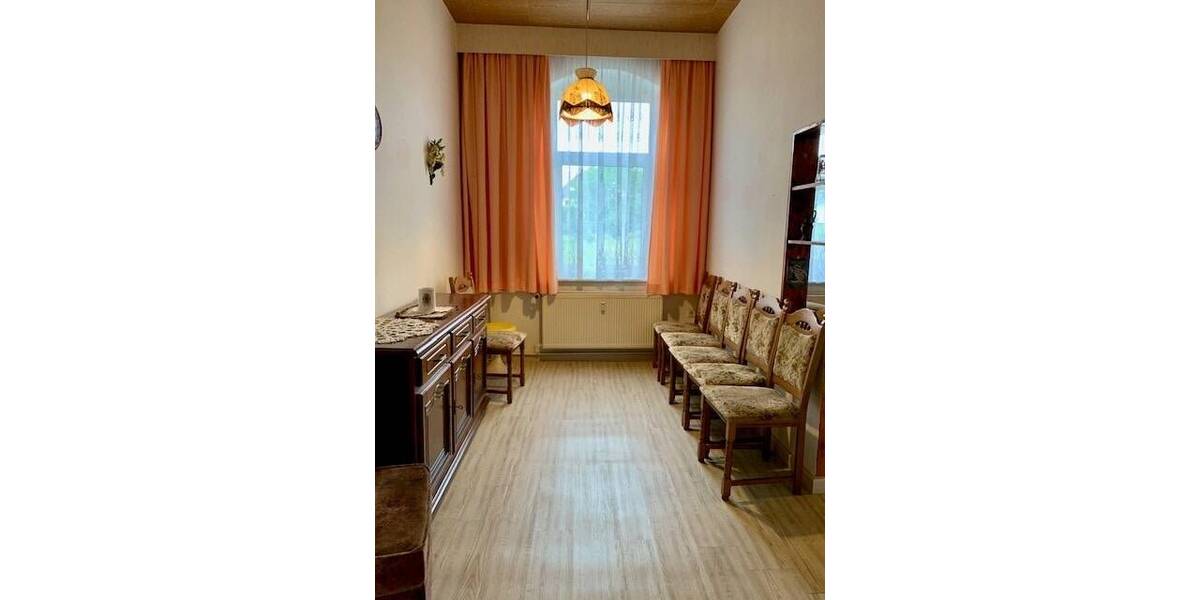 Reihenmittelhaus Netzschkau - 8 Zimmer, 176 m&sup2;, 70.000&euro; | Angebot:25741454