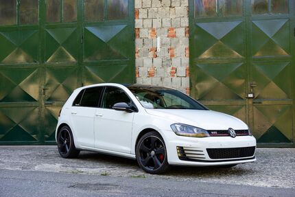 VW Golf 173.500 km 10.900 &euro; Muldenhammer 08262
