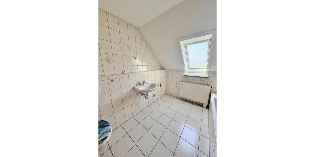 Dachgeschoßwohnung Bergen - 3.5 Zimmer, 98 m&sup2;, 450&euro; | Angebot:25855305