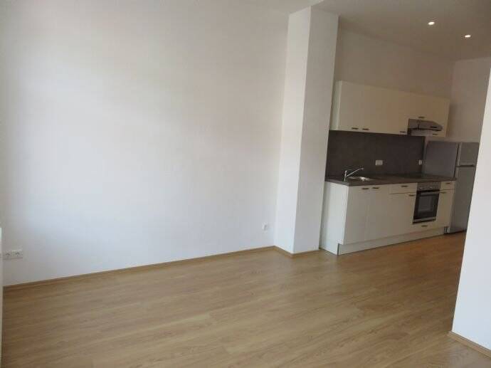 Etagenwohnung Plauen Stadtmitte - 2 Zimmer, 42 m&sup2;, 265&euro; | Angebot:25995809