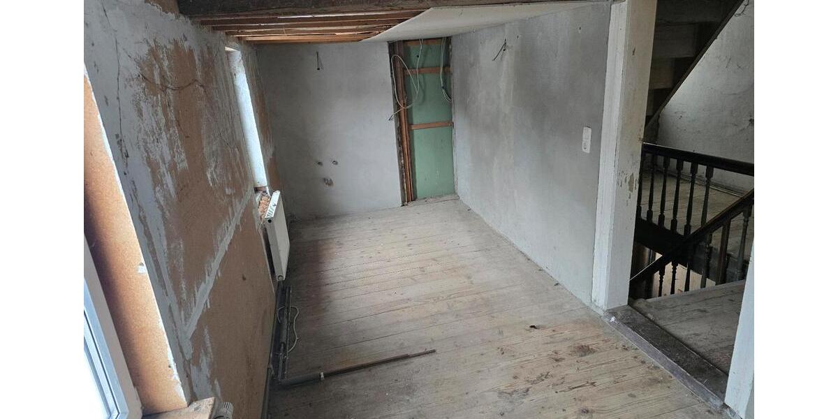 Einfamilienhaus Mohlsdorf-Teichwolframsdorf Teichwolframsdorf - 7 Zimmer, 180 m&sup2;, 42.000&euro; | Angebot:24616575