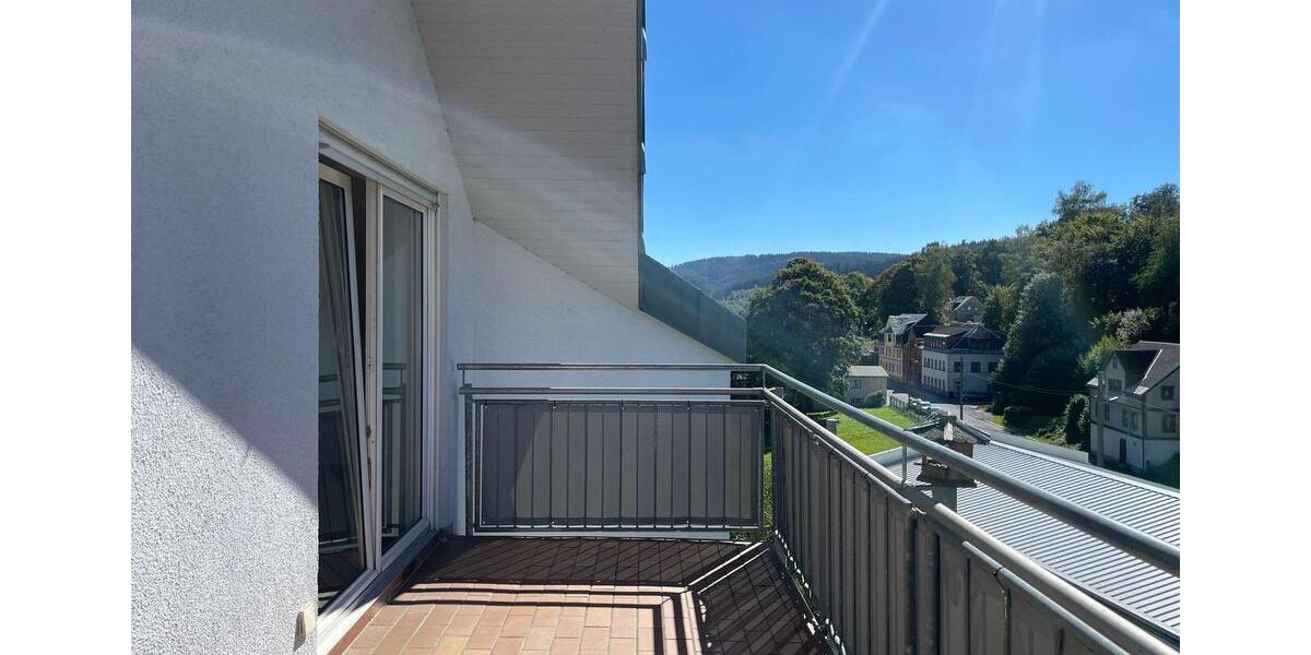 Dachgeschoßwohnung Klingenthal - 4 Zimmer, 146 m&sup2;, 740&euro; | Angebot:26547170