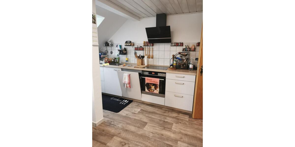 Dachgeschoßwohnung Reichenbach im Vogtland - 3 Zimmer, 70 m&sup2;, 400&euro; | Angebot:24625537