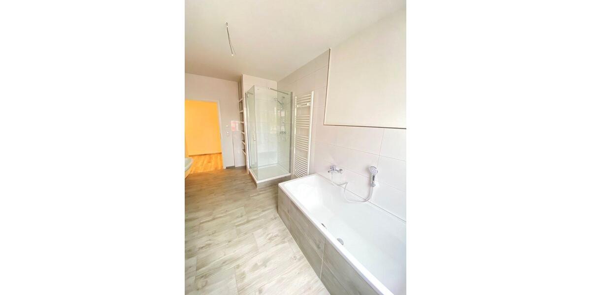 Etagenwohnung Plauen Bahnhofsvorstadt - 7 Zimmer, 175 m&sup2;, 1.499&euro; | Angebot:20832866