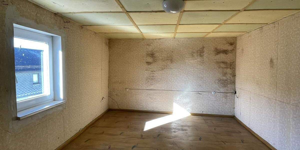 Einfamilienhaus Gefell Langgrün - 9 Zimmer, 200 m&sup2;, 65.000&euro; | Angebot:25742910