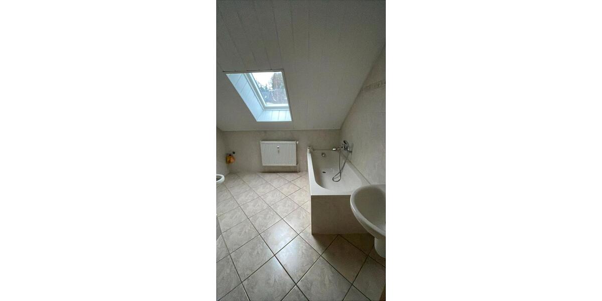 Dachgeschoßwohnung Reichenbach im Vogtland - 2 Zimmer, 45 m&sup2;, 495&euro; | Angebot:24535100