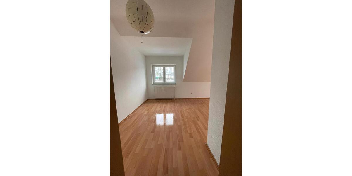 Dachgeschoßwohnung Reichenbach im Vogtland - 2 Zimmer, 45 m&sup2;, 495&euro; | Angebot:24535100