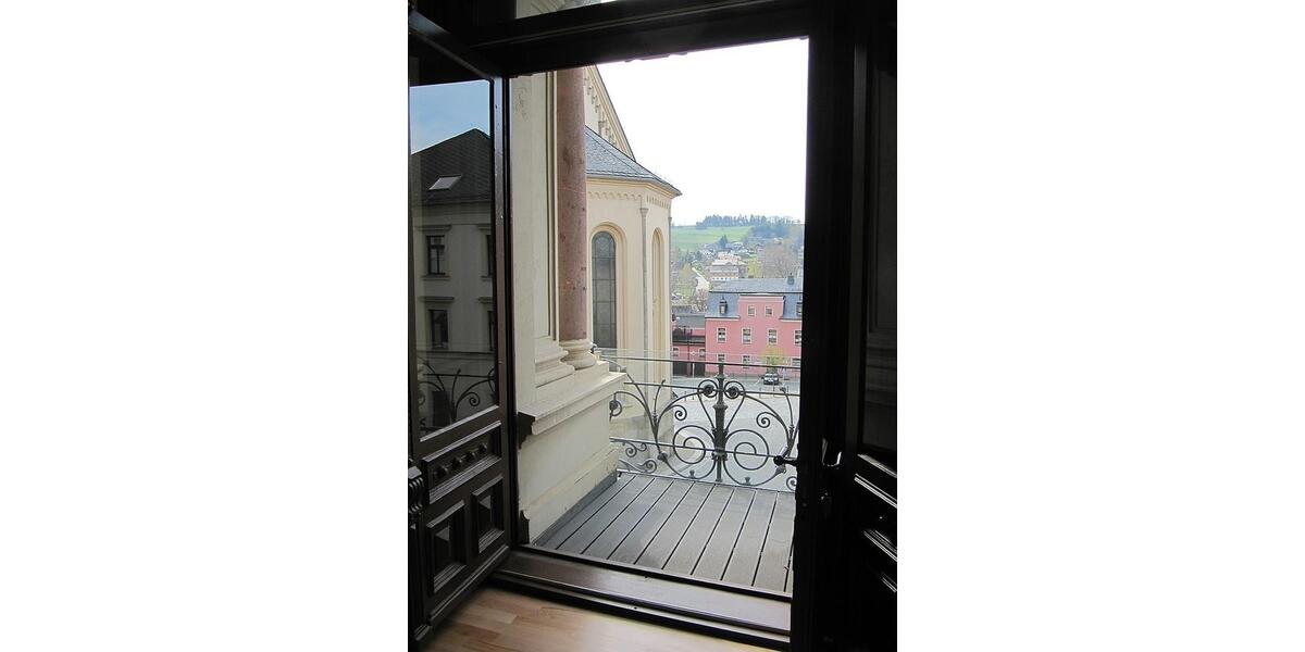 Etagenwohnung Markneukirchen - 5 Zimmer, 139 m&sup2;, 1.200&euro; | Angebot:25487030