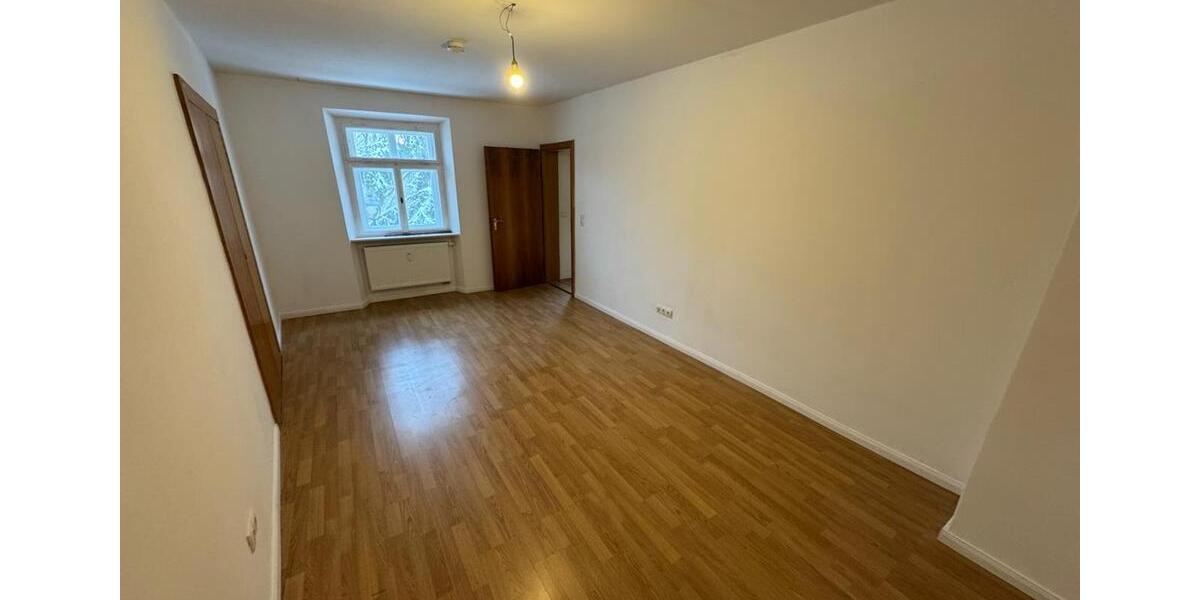 Etagenwohnung Hof Altstadt - 4.5 Zimmer, 100 m&sup2;, 850&euro; | Angebot:26000190