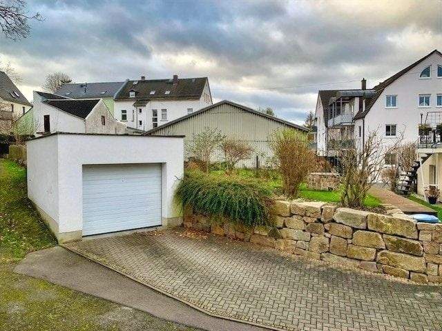 Einfamilienhaus Lengenfeld - 6 Zimmer, 168 m&sup2;, 195.000&euro; | Angebot:25776185
