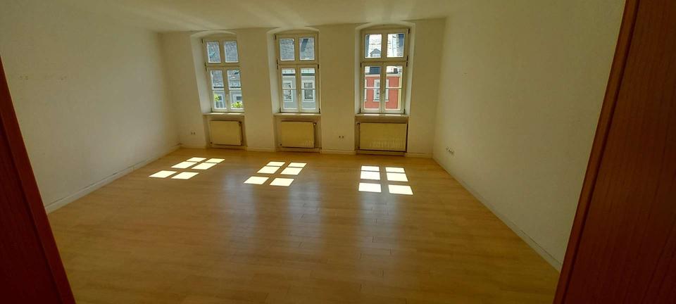 Etagenwohnung Hof Altstadt - 3 Zimmer, 110 m&sup2;, 690&euro; | Angebot:25160184