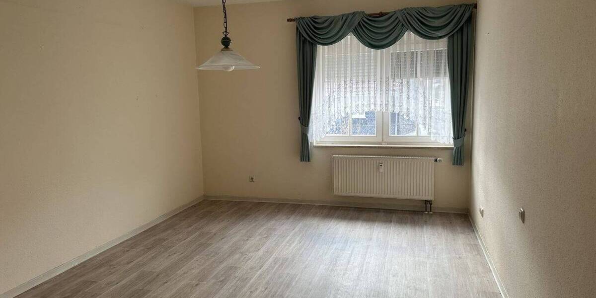 Etagenwohnung Fraureuth - 3 Zimmer, 71 m&sup2;, 69.000&euro; | Angebot:26108222