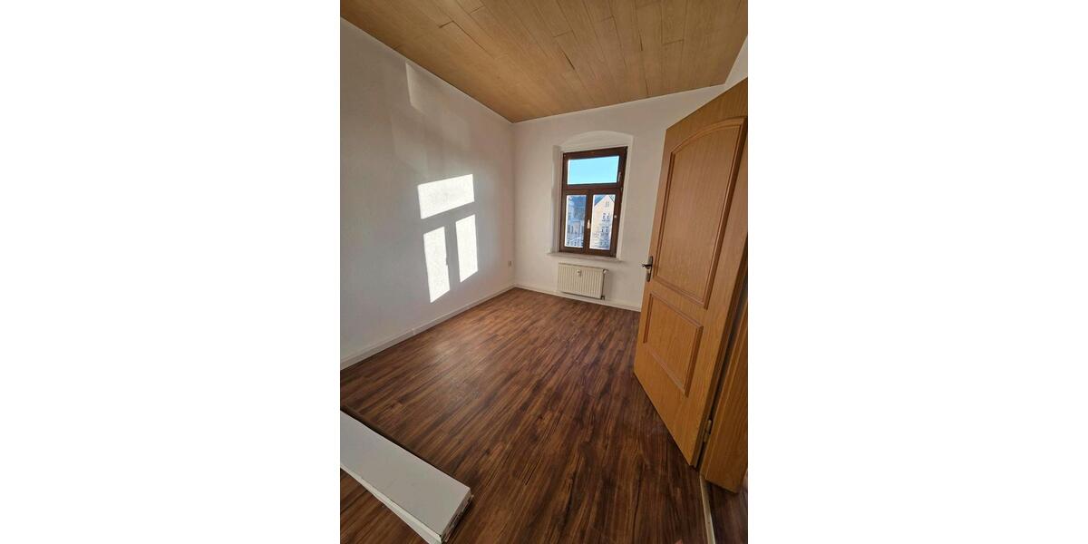 Etagenwohnung Reichenbach im Vogtland - 3 Zimmer, 66 m&sup2;, 400&euro; | Angebot:25248153