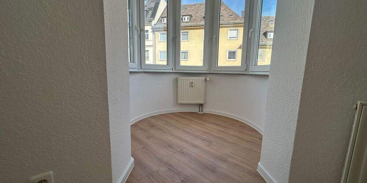 Etagenwohnung Plauen Stadtmitte - 3 Zimmer, 68 m&sup2;, 375&euro; | Angebot:26155802