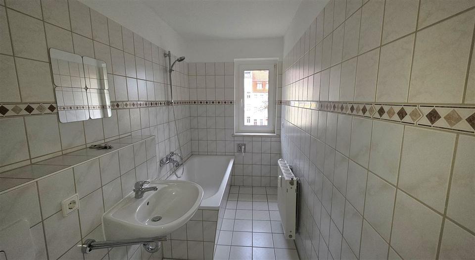 Etagenwohnung Plauen - 2 Zimmer, 65 m&sup2;, 325&euro; | Angebot:25212824